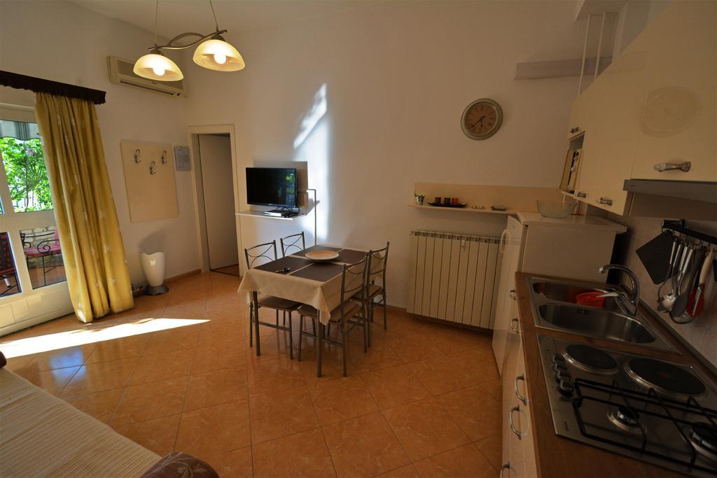 Apartments Nela Poreč Kültér fotó